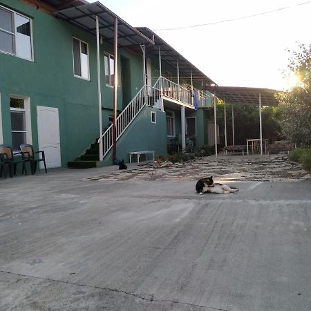 Guest House On Shakirbay 11 Sukhumi Exterior photo